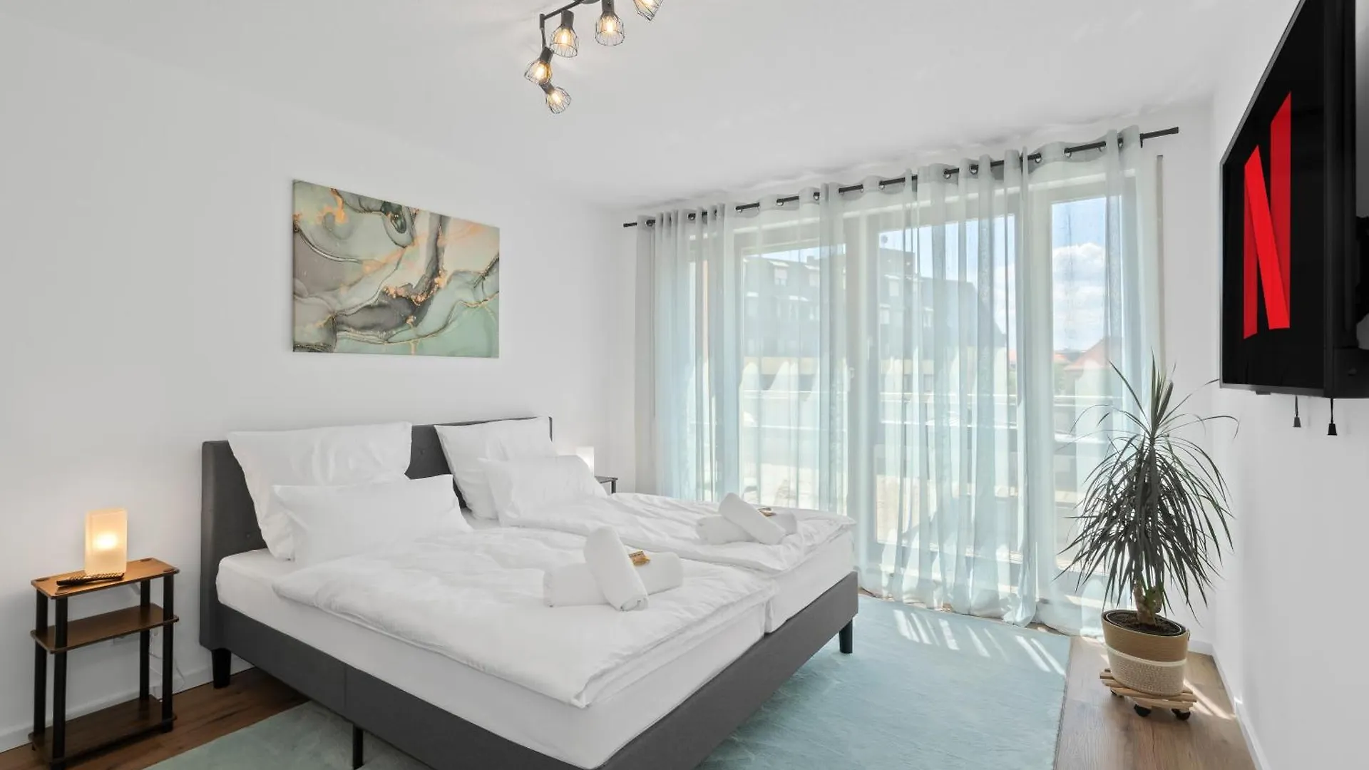 Nexstay Lux Wohnung Mit Dachterrasse Und Parkplatz Neumarkt in der Oberpfalz 0*,